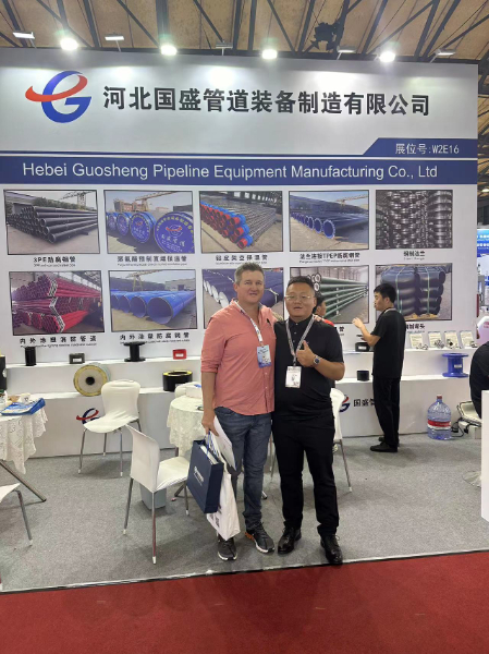 公司钢管展现客户合照